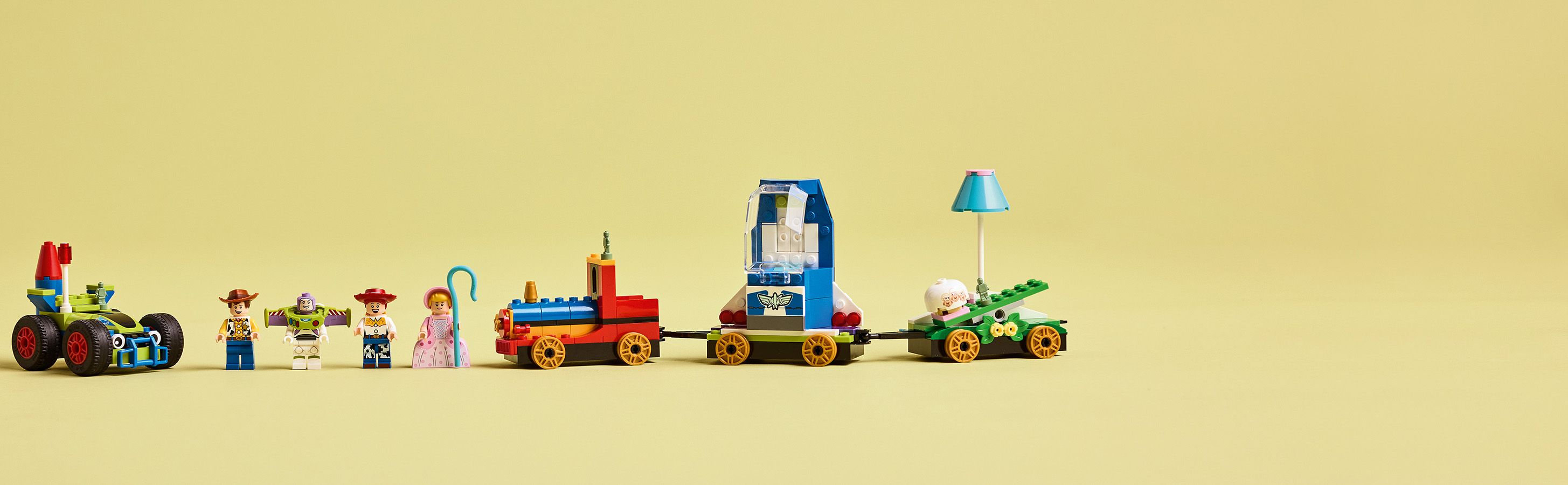 Mit vielen Fahrzeugen und Disney Figuren