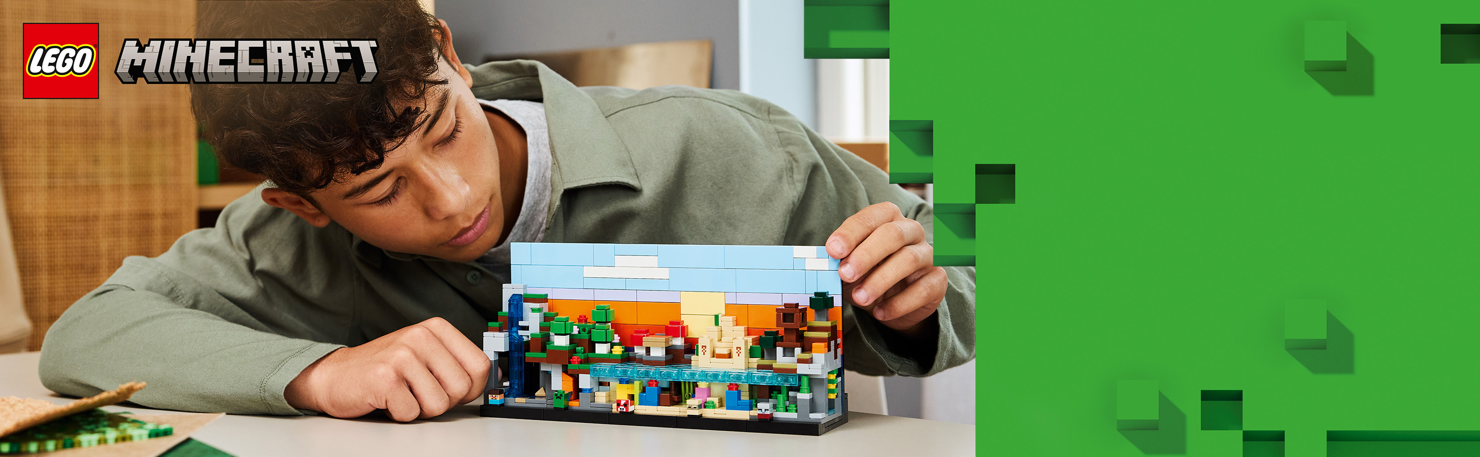Minecraft® Set mit Biomen zum Spielen und Ausstellen