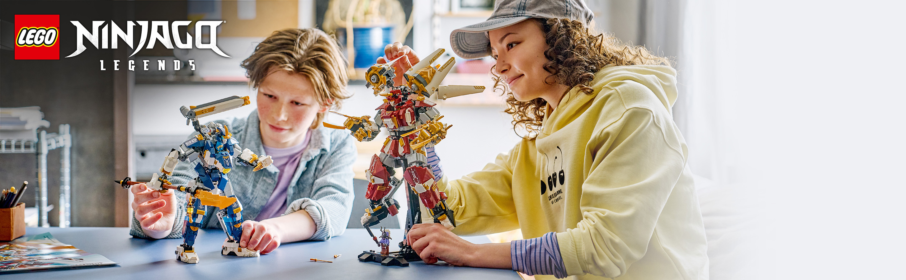LEGO® NINJAGO® Modell mit 2 Mechs