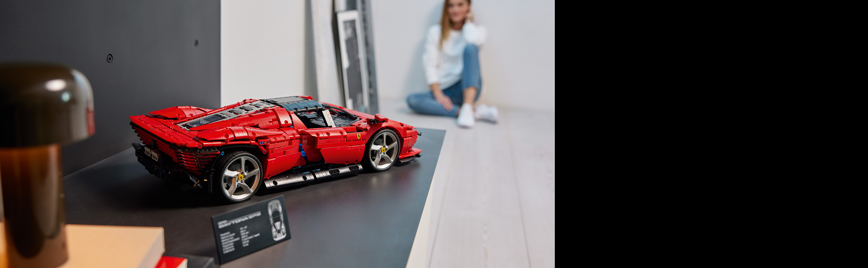 Seinen Ferrari mit Stolz präsentieren