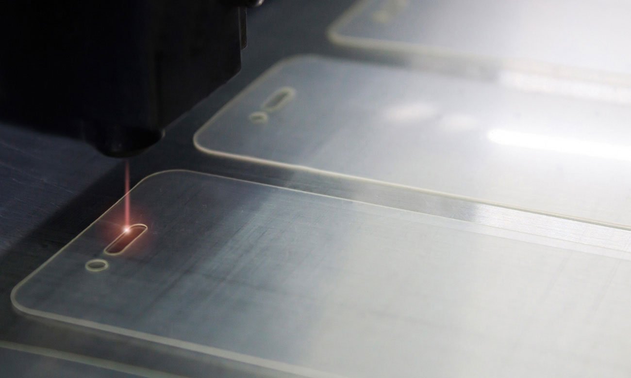 3mk FlexibleGlass Lasergesteuerte Produktion