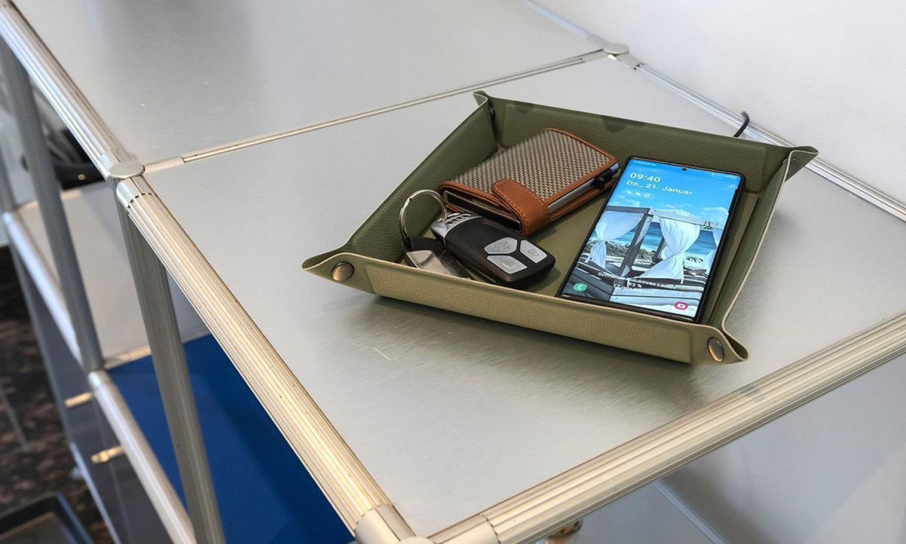 4Smarts Organizer mit induktiver 15W Ladestation in Grau-Beige