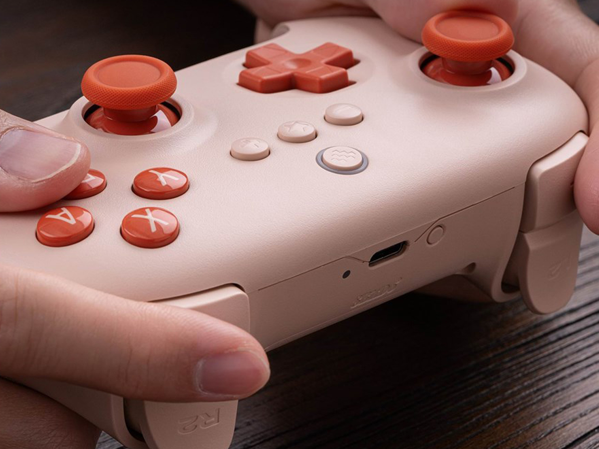 Kontroler 8BitDo Ultimate C Bluetooth Controller Orange NS - Grafika lifestyle