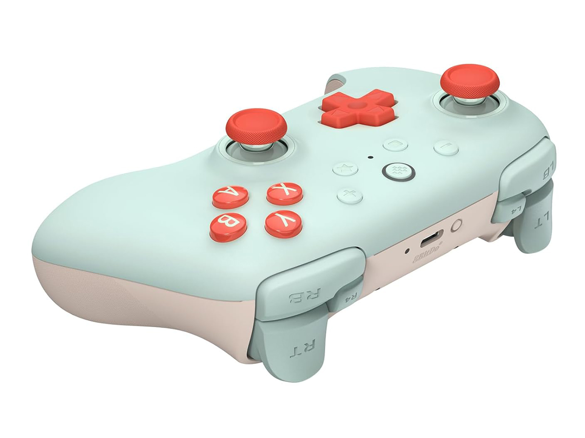 8BitDo Ultimate 2C Wireless Pad Mint - Frontansicht aus einem Winkel