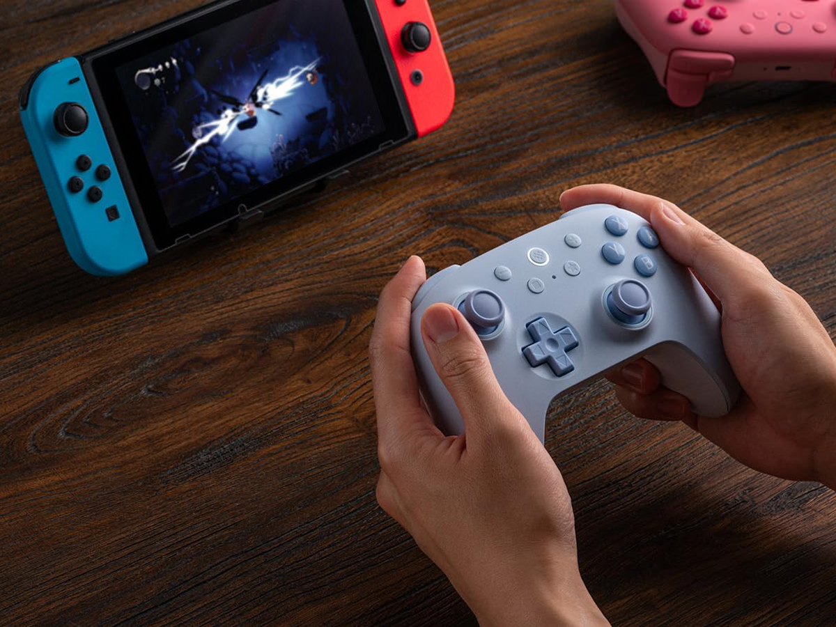 8BitDo Ultimate 2C Bluetooth Controller Blau - Lifestyle-Grafik