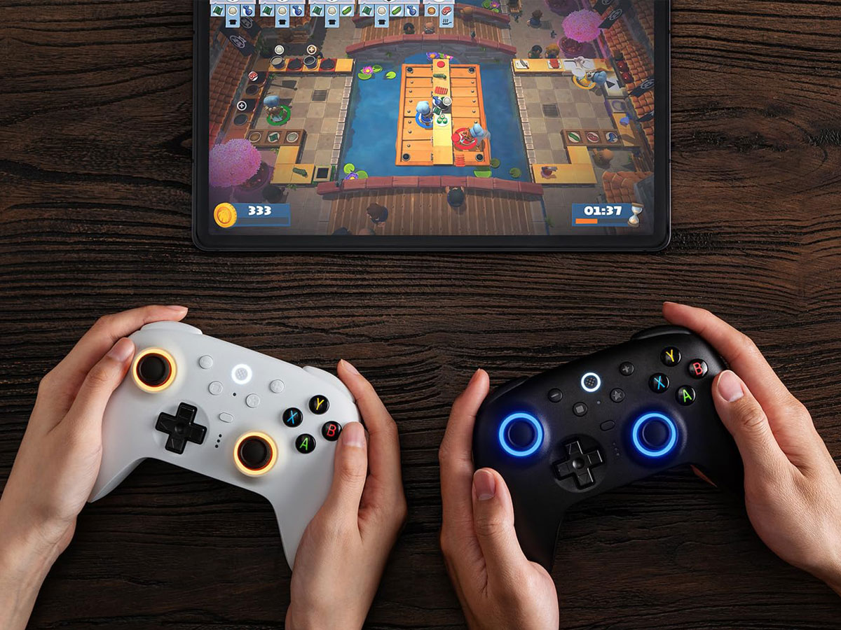 8BitDo Ultimate 2 Wireless 2.4G Controller - Lifestyle-Grafik