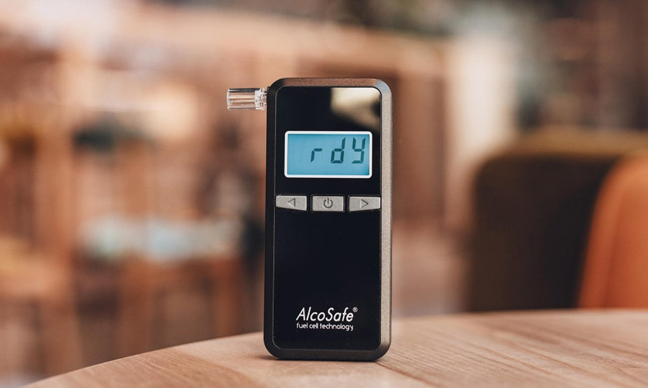 Alkomat Aisko Alcosafe F8 - Grafika z tłem