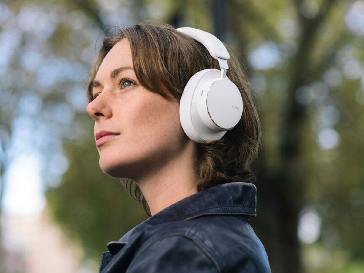 Drahtlose AKG N9 Hybrid ANC Kopfhörer - Lifestyle-Grafik