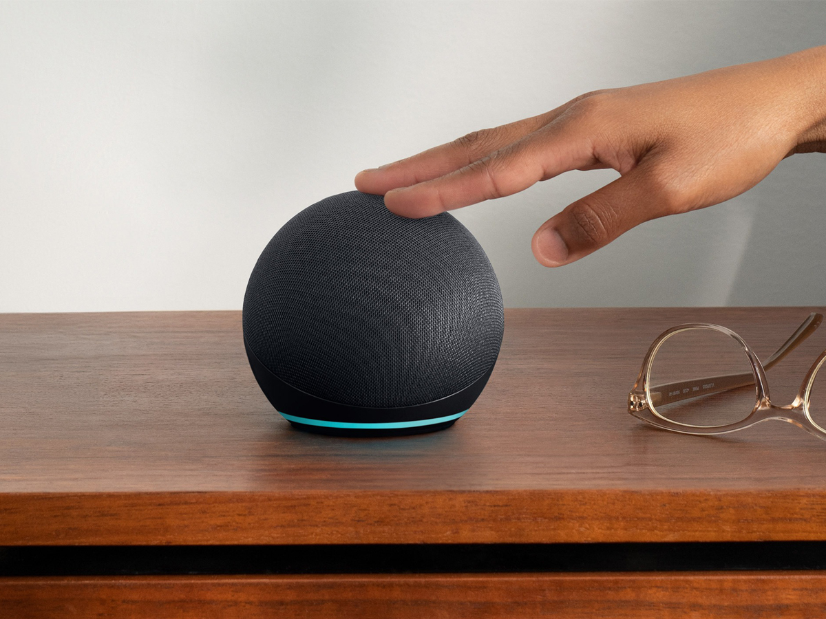 Intelligenter Lautsprecher Amazon Echo Dot 5 Kohle