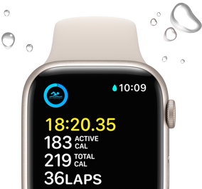 Apple Watch SE wyświetlający trening pływania. Widać otaczające urządzenie krople wody.
