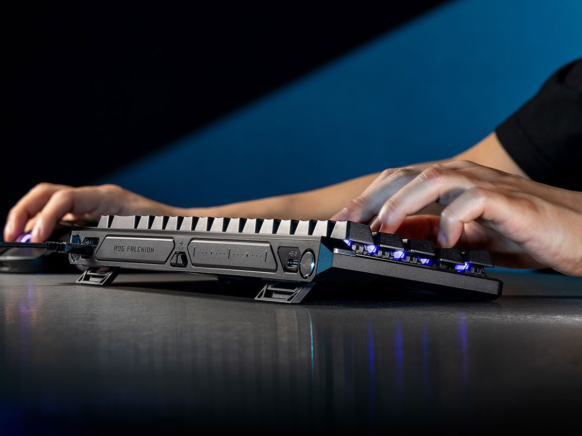 ASUS ROG Falchion Ace HFX