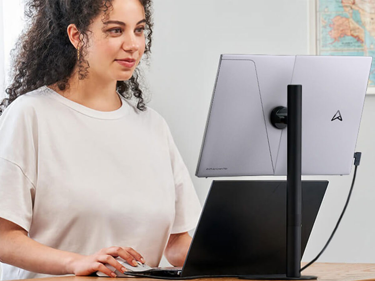 ASUS ZenScreen Fold OLED MQ17QH