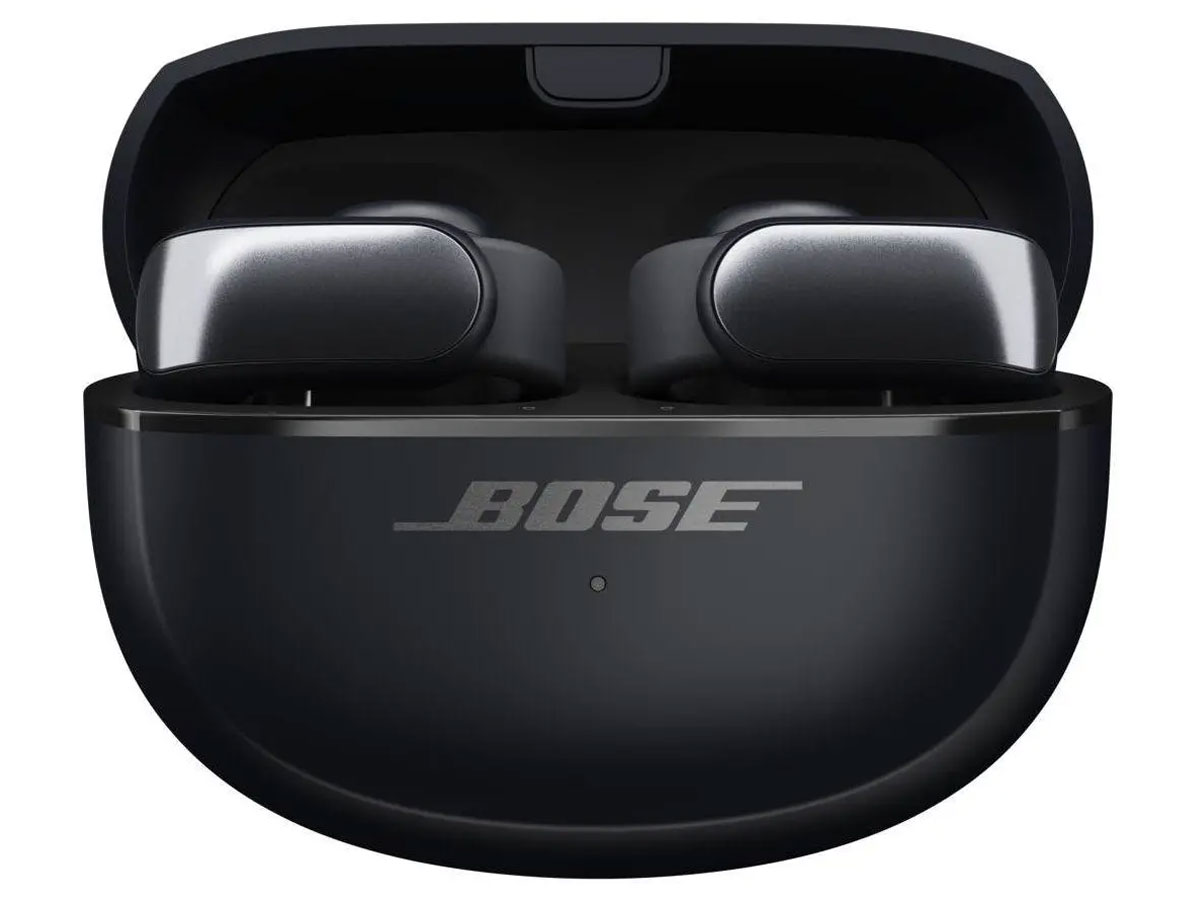 Drahtlose Bose Ultra Open Kopfhörer Schwarz - Ansicht von vorne mit offenem Ladeetui
