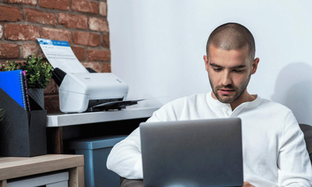 Brother ADS-4100 widok z przodu