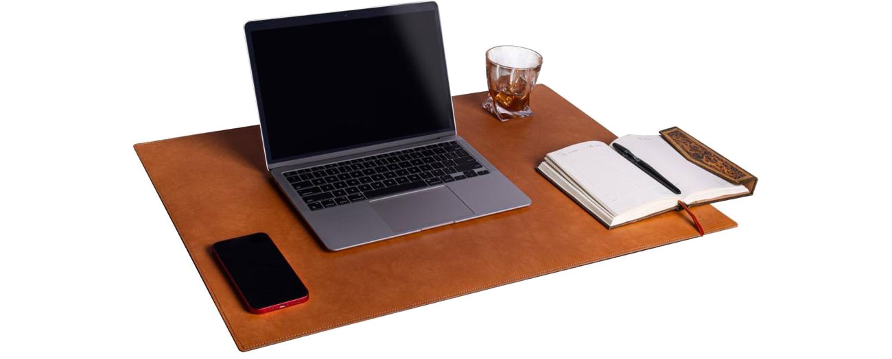 Baltan mata na biurko skórzana