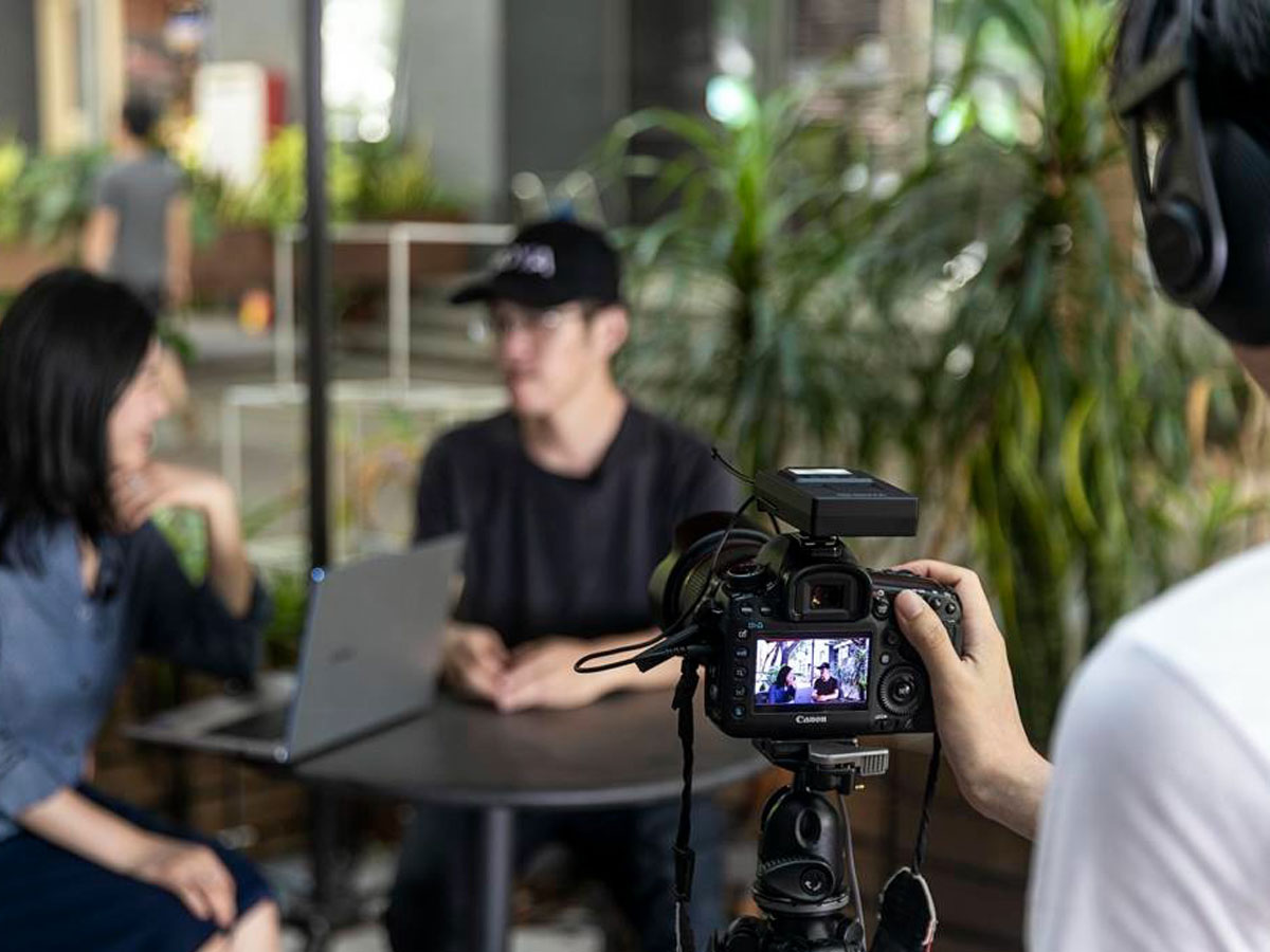 Bügelmikrofon Boya BY-M1 PRO II Lavalier - Lifestyle-Grafik