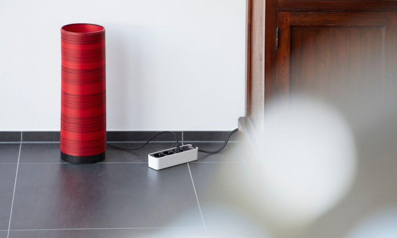 Brennenstuhl ECOLOR Steckdosenleiste – 3 Steckdosen, 1,5 m, schwarz-weiß