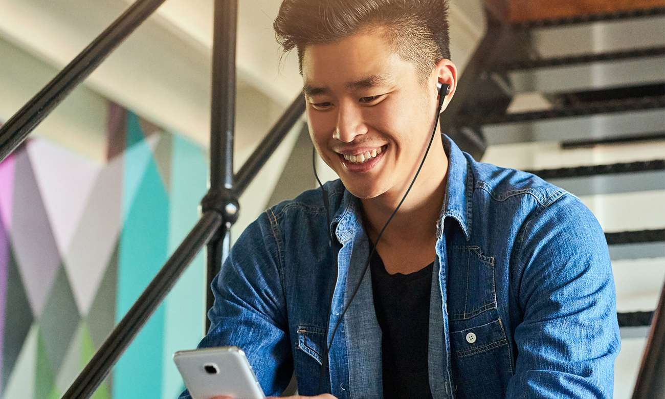 Słuchawki dokanałowe Creative Aurvana Trio LS - Grafika lifestyle