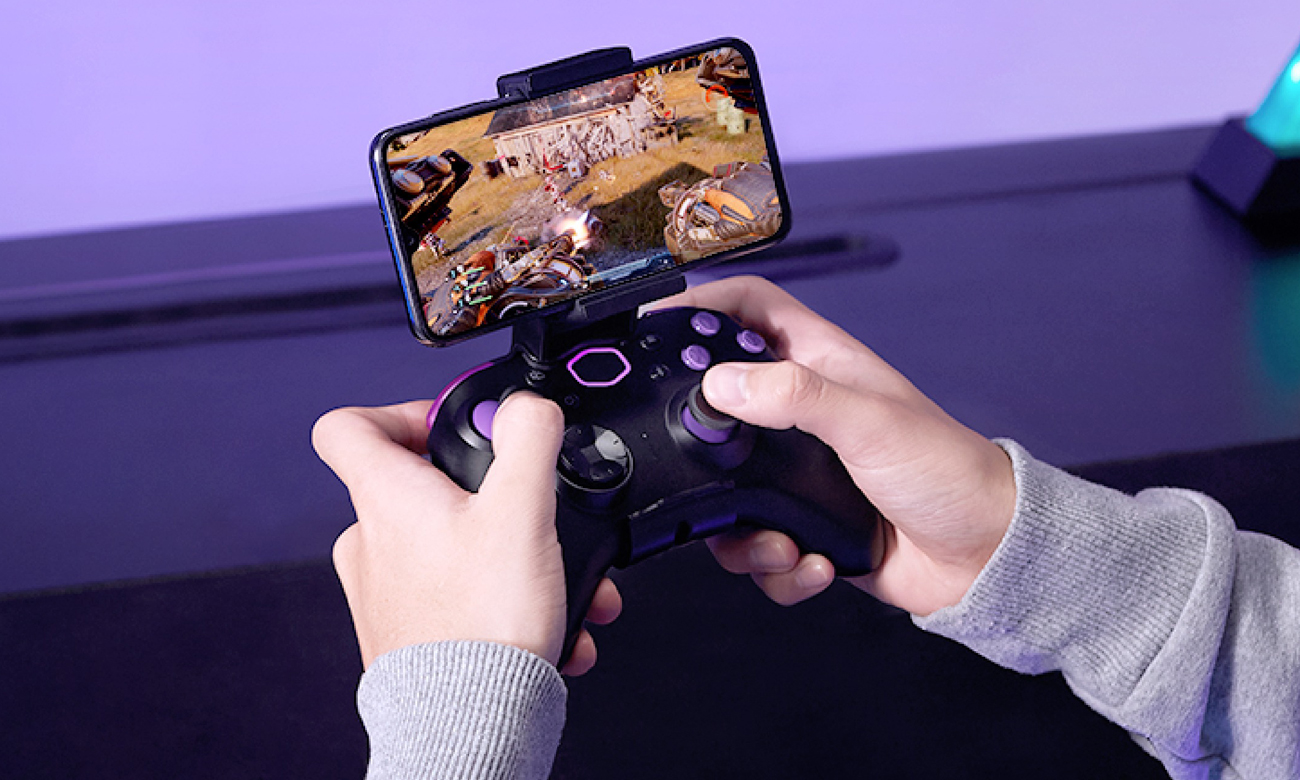 Halterung für den Controller am Telefon Cooler Master Storm Controller Cradle - Lifestyle-Grafik