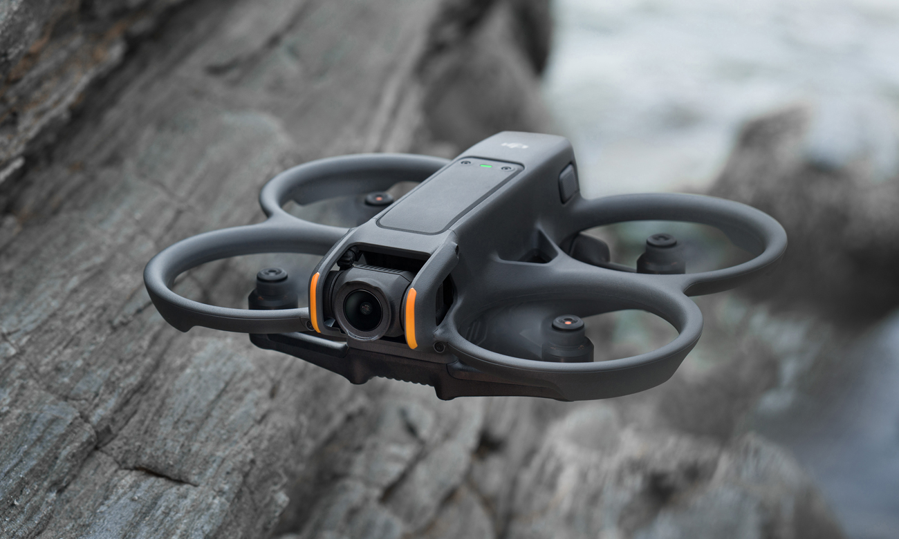 Dron DJI Avata 2 - Grafika lifestyle