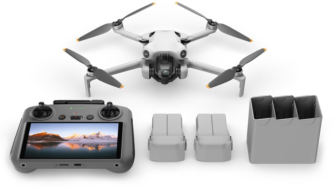 Dron DJI Mini 4 Pro Fly More Combo - Frontansicht mit RC 2 Controller
