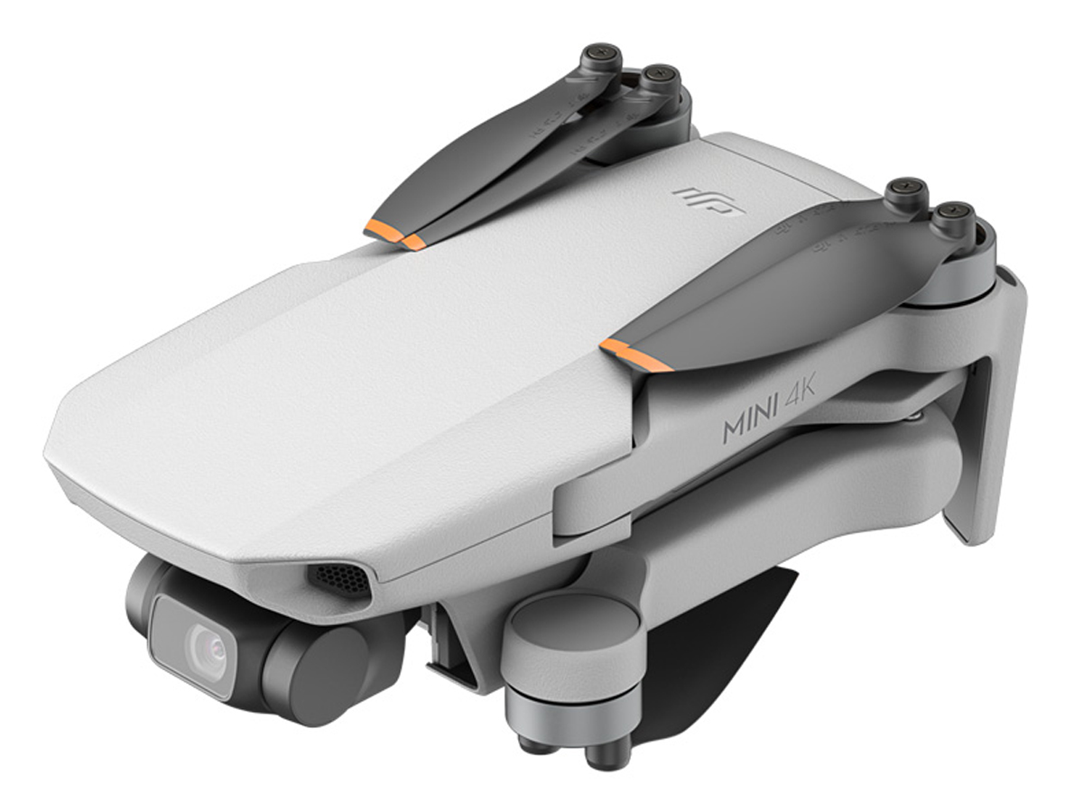 Dron DJI Mini 4K - Frontansicht im Winkel, zusammengeklappt