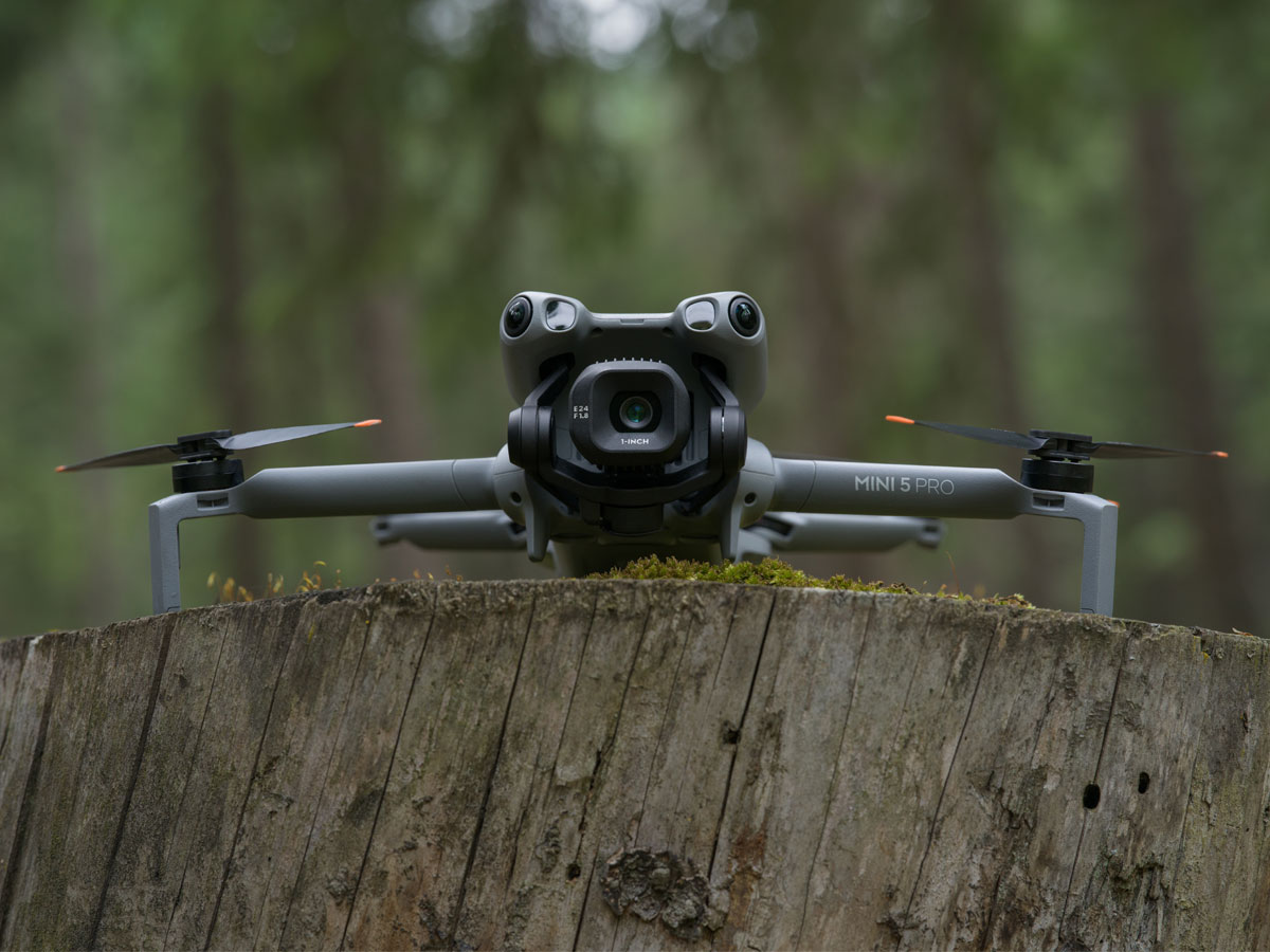 Dron DJI Mini 5 Pro - Lifestyle-Grafik