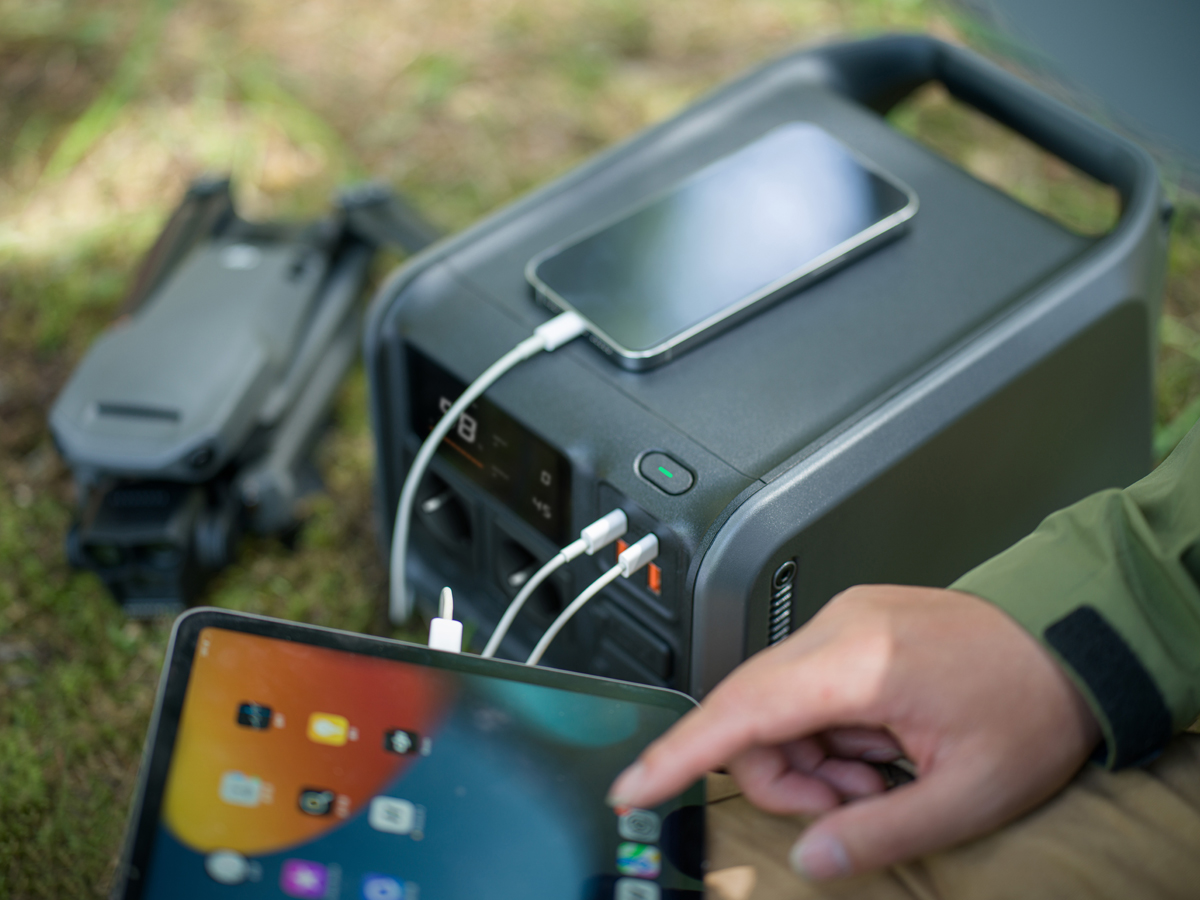 Stacja zasilania DJI Power 500 - Grafika lifestyle