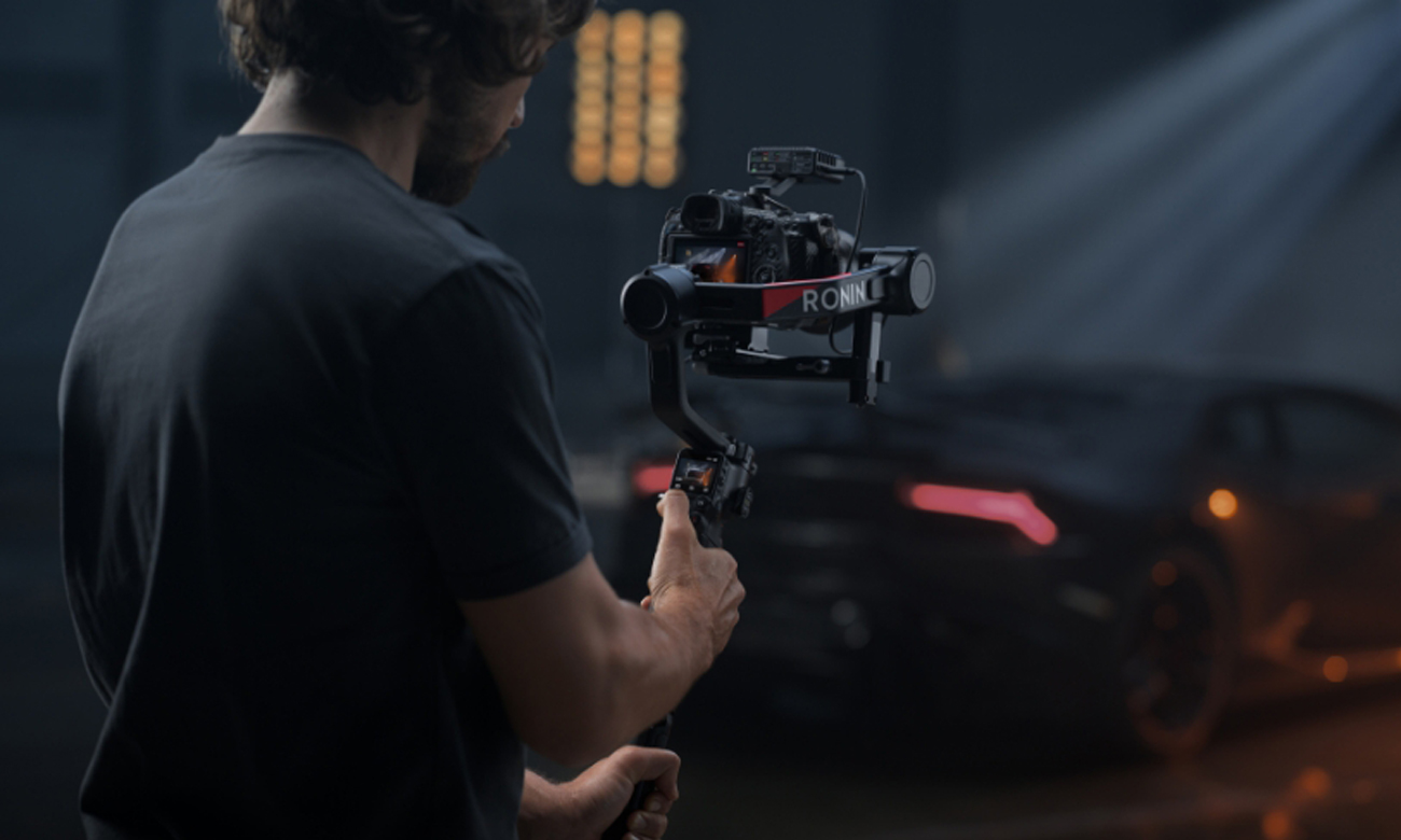 Gimbal DJI RS 4 Pro - Grafika lifestyle