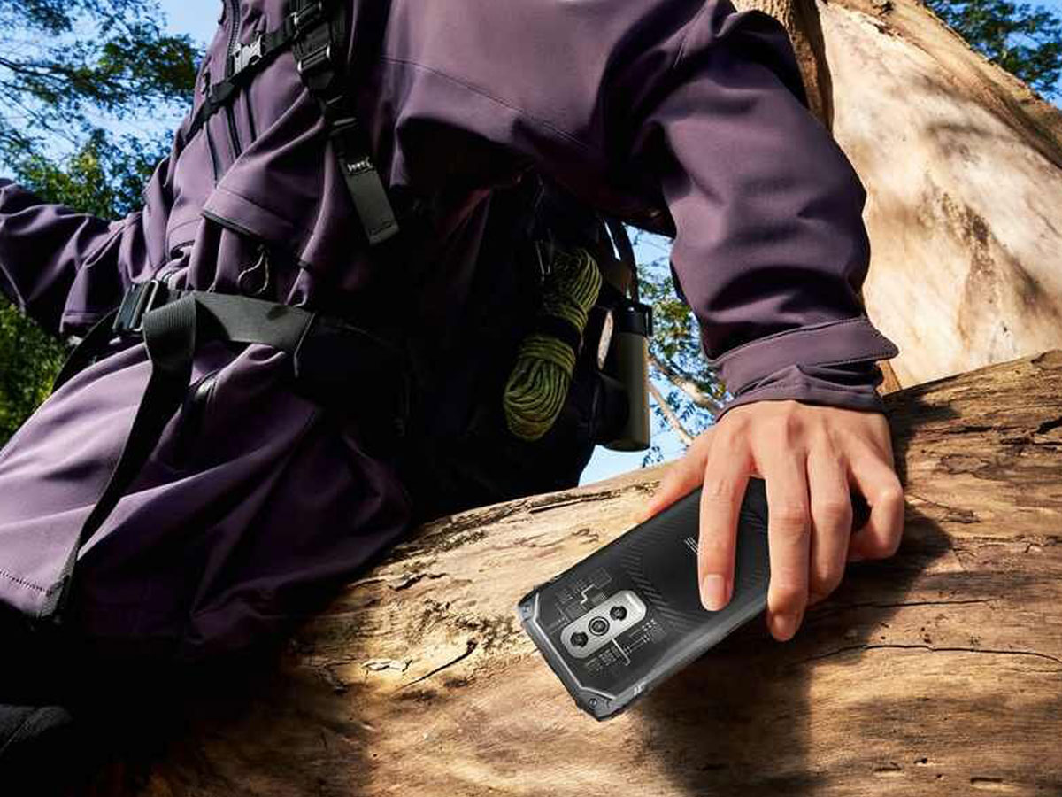 Smartphone Doogee Blade 10 Ultra in der Natur