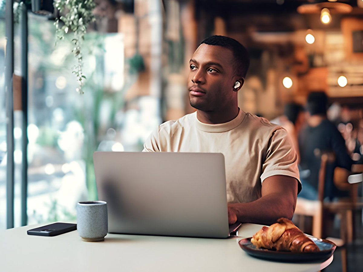 Drahtlose Kopfhörer Epos ADAPT E1 - Lifestyle-Grafik