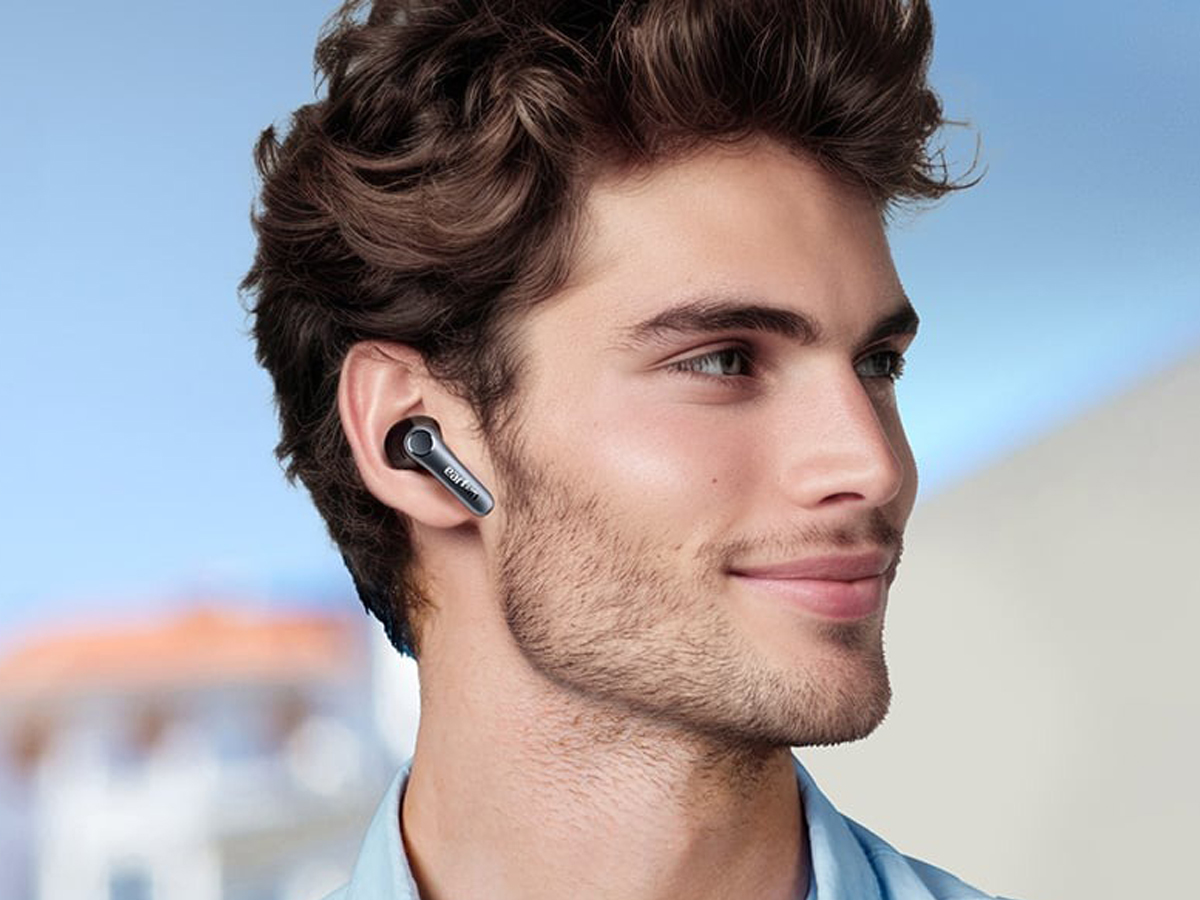 Drahtlose Kopfhörer EarFun Air Pro 4 ANC Schwarz - Lifestyle-Grafik