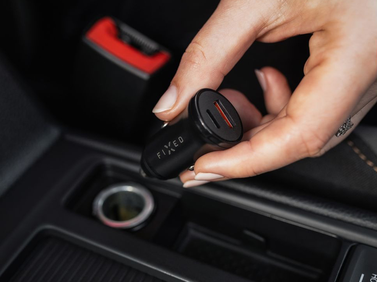 FIXED USB-C/USB Autoladegerät 20 W schwarz