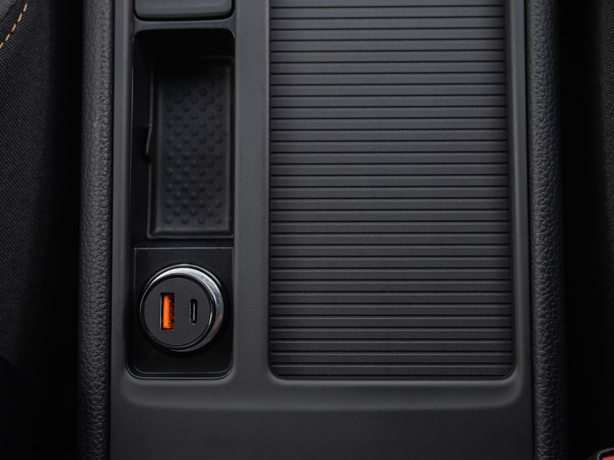 FIXED USB-C/USB Autoladegerät 20 W schwarz