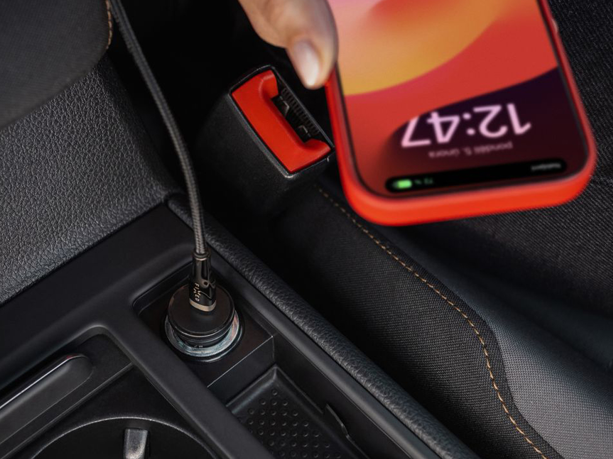 Festes Autoladegerät USB-C Car Charger 30 W schwarz