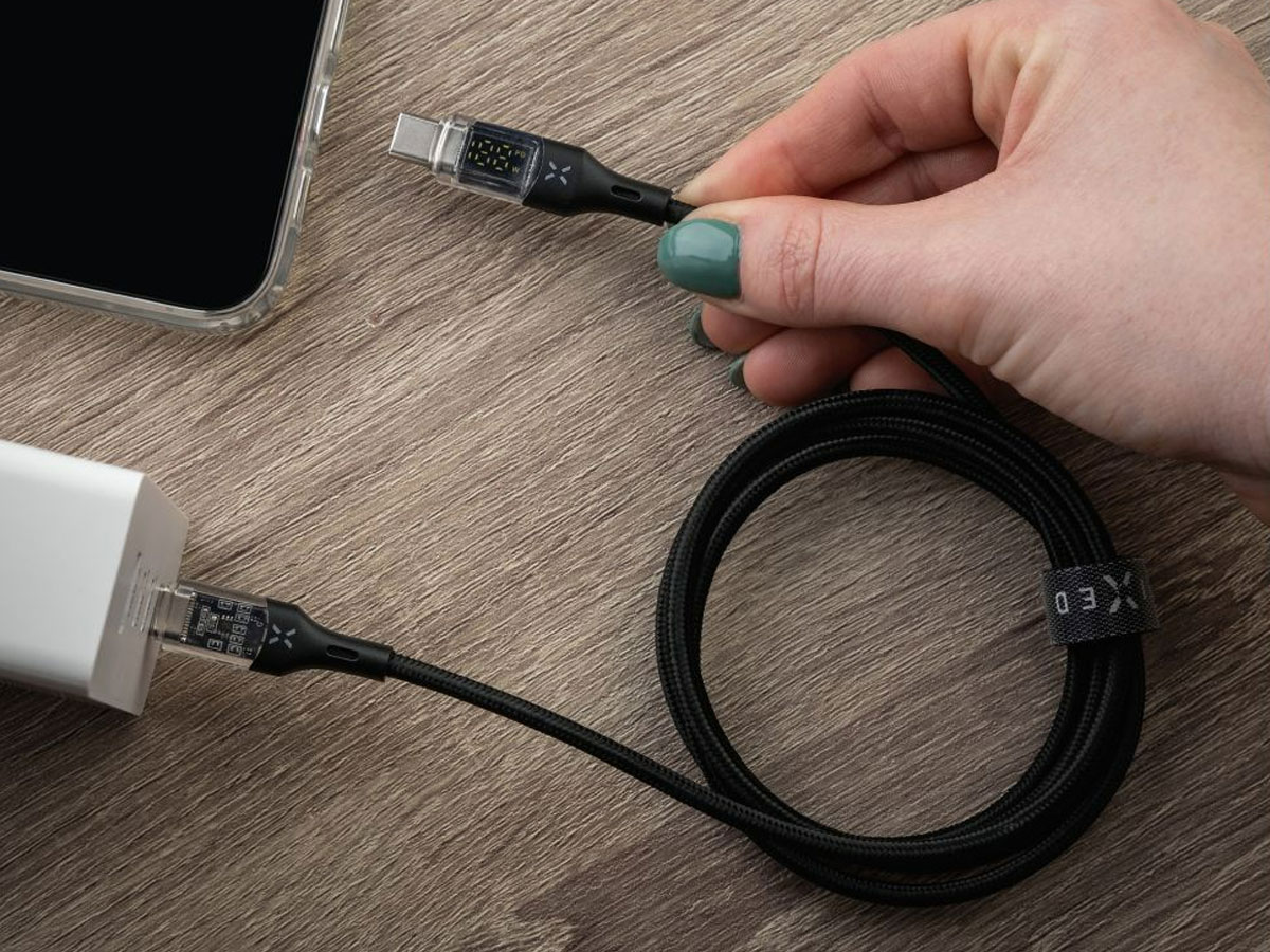 FIXED Kabel USB-C/USB-C mit 2m Bildschirm PD 100W schwarz