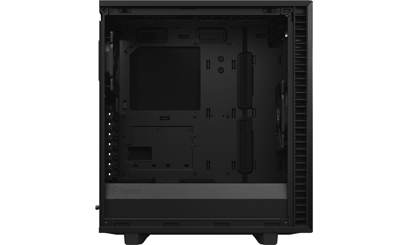 Mnóstwo miejsca na komponenty