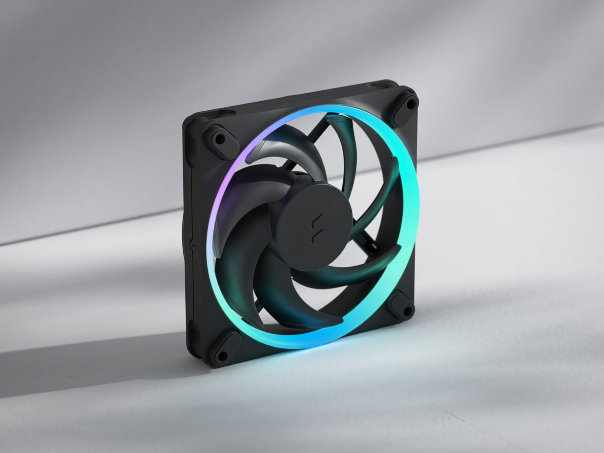 Fractal Design Momentum RGB Aussehen