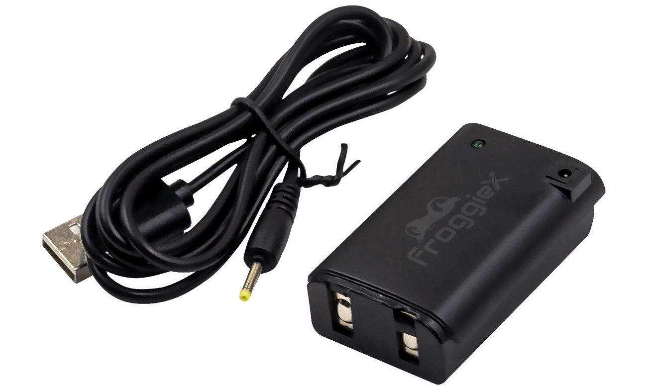 Akkumulator für Xbox 360 Controller FroggieX FX-X360-B1-B - Vorderansicht im Winkel + Kabel