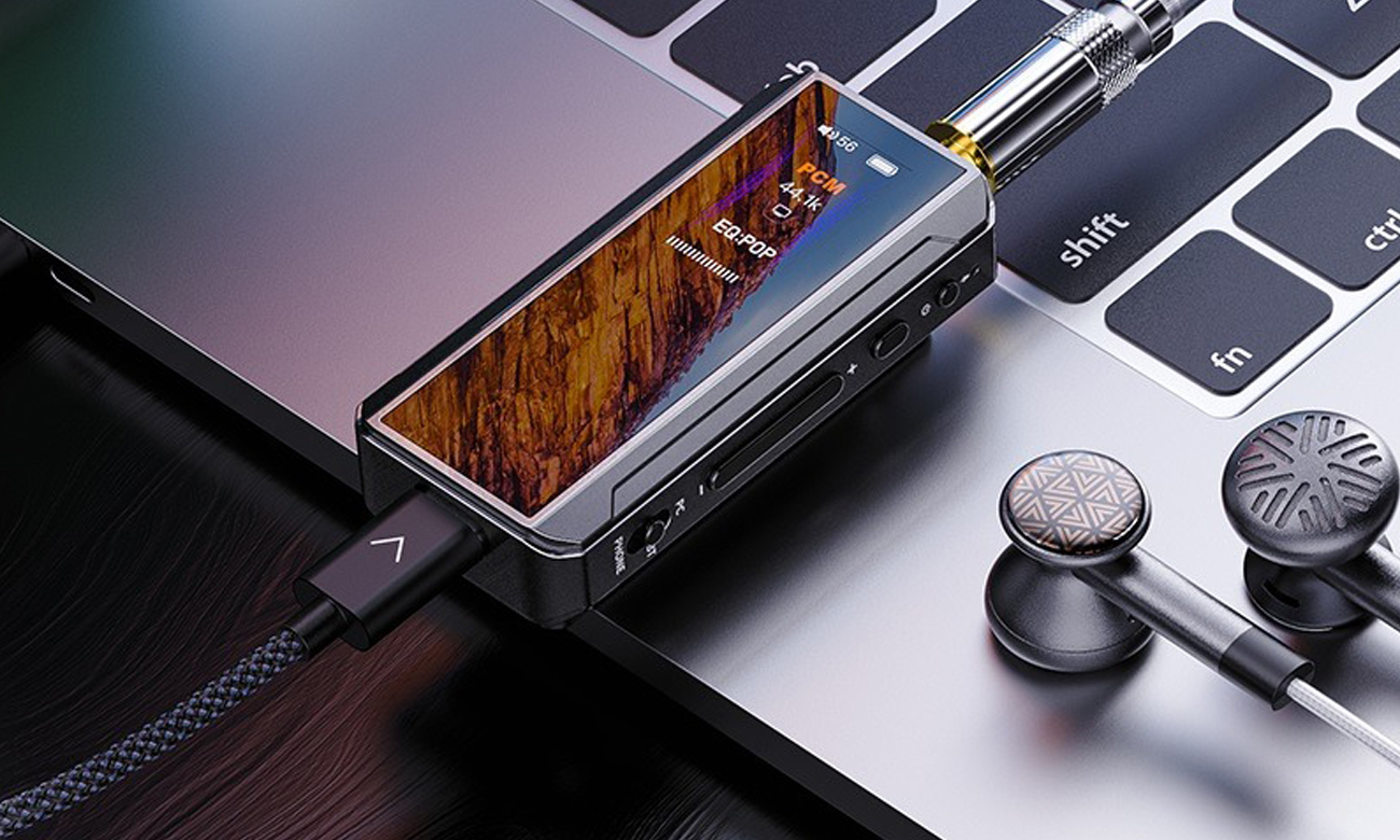 Tragbarer DAC mit Kopfhörerverstärker FiiO BTR13 Schwarz - Lifestyle-Grafik