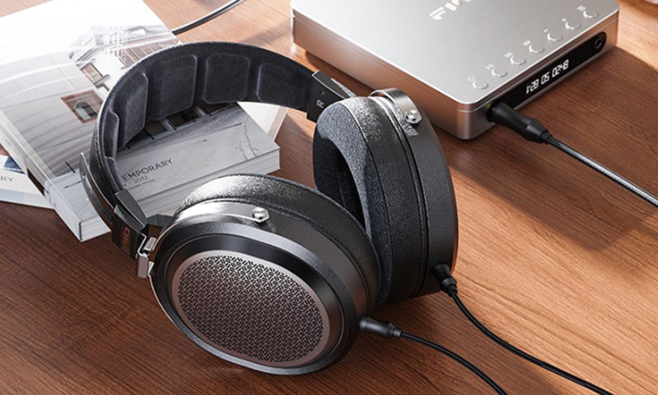 Kabelgebundene FiiO FT1 Pro Kopfhörer - Lifestyle-Grafik