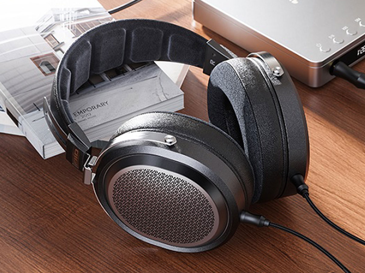 Kabelgebundene FiiO FT1 Pro Kopfhörer - Lifestyle-Grafik