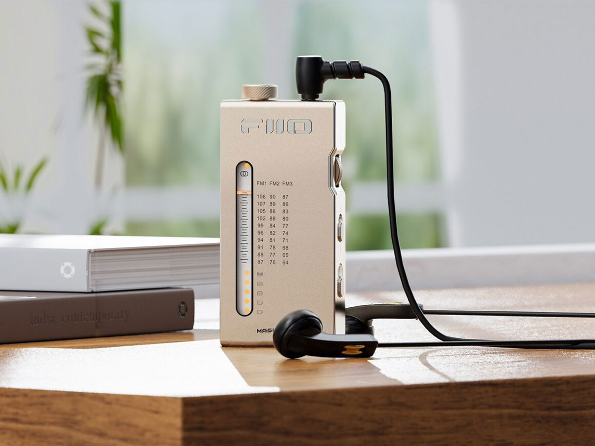Tragbarer FM-Radio-Player FiiO RR11 - Lifestyle-Grafik