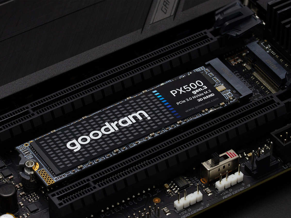 Dysk SSD M.2 GOODRAM PX500 G3 - Grafika lifestyle
