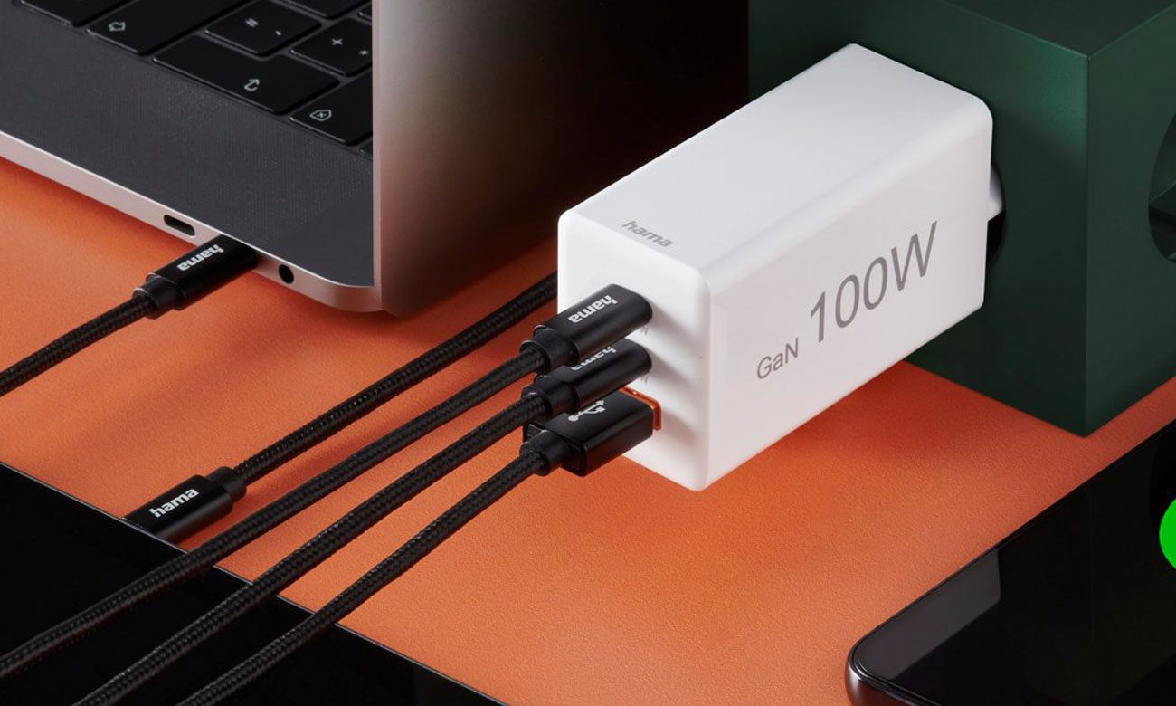 Hama Netzladegerät Mini 100W PD/QC 2X USB-C, 1X USB-A Weiß