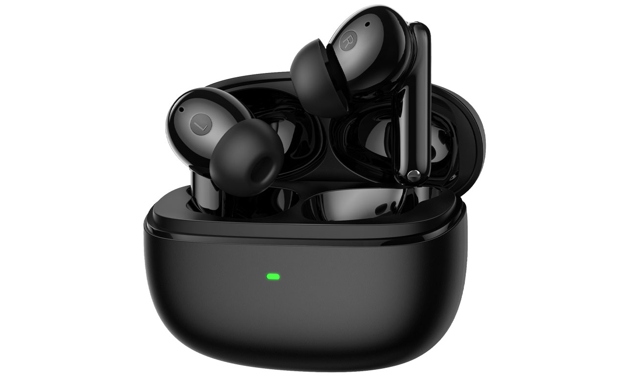 HATOR Hyperpunk Truepods Hybrid ANC Schwarz - Ansicht von vorne im Winkel mit offenem Ladeetui