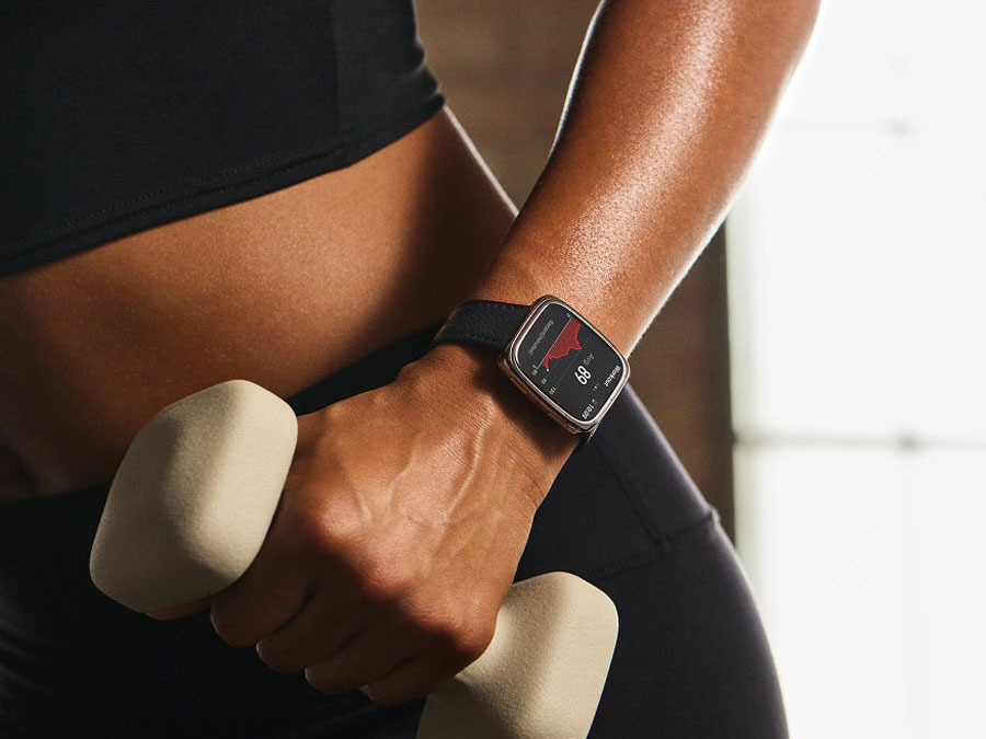 Amazfit Active 2 an der Seite