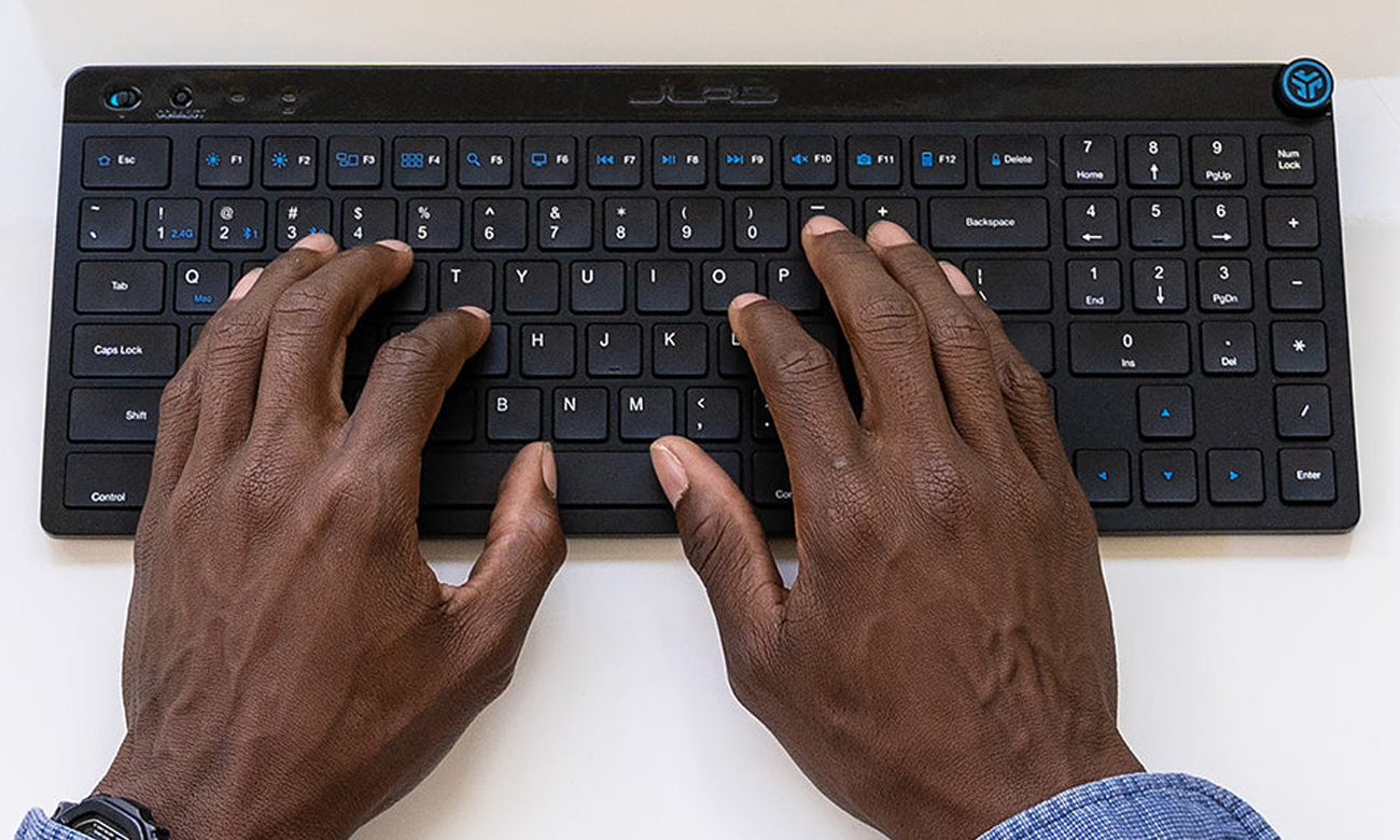 Klawiatura Jlab JBuds Keyboard pisanie