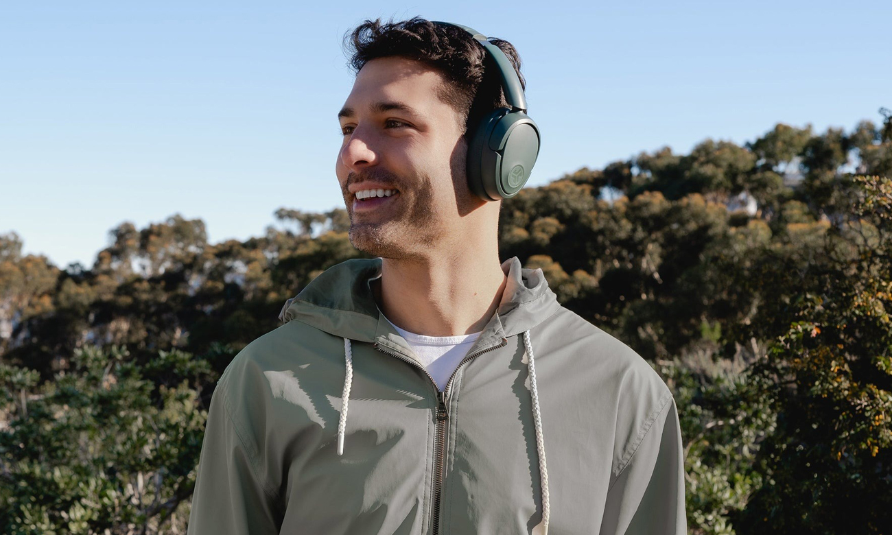 Over-Ear-Kopfhörer Jlab JBuds Lux ANC Sage - Lifestyle-Grafik