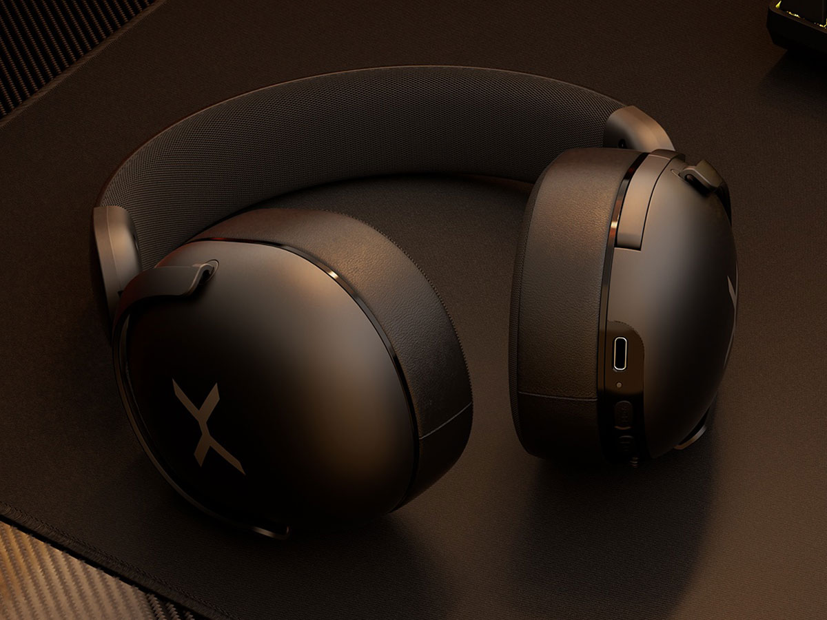 KRUX Crave Pro Wireless Headset - Frontansicht im Winkel